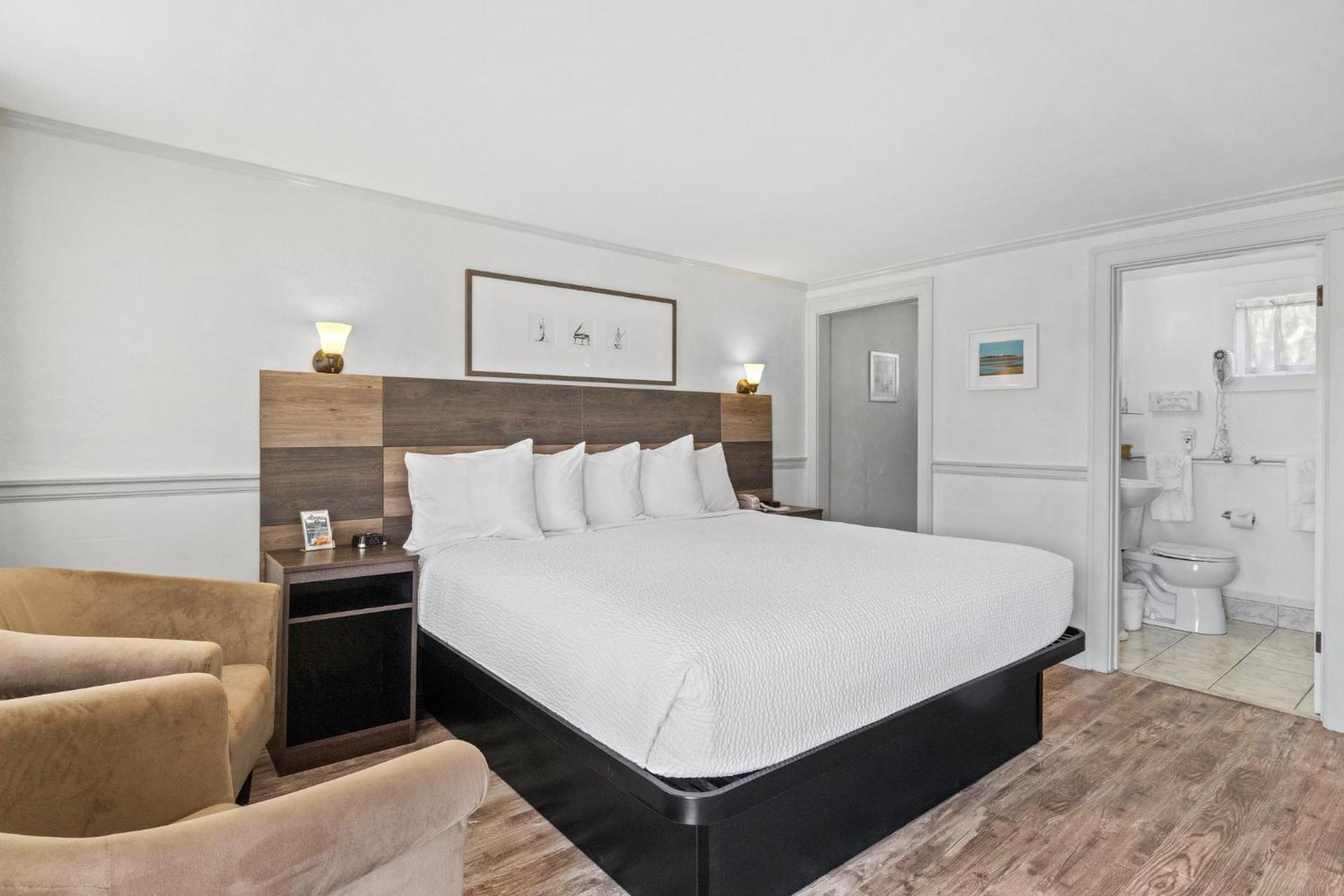 Eagle Wing - Cape Cod Inn 3*